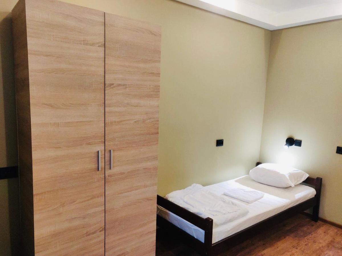 Pallet Hostel Kiev Exterior foto